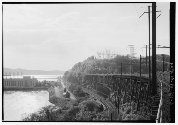 Image of the Port Road seen from the Safe Harbor Bridge